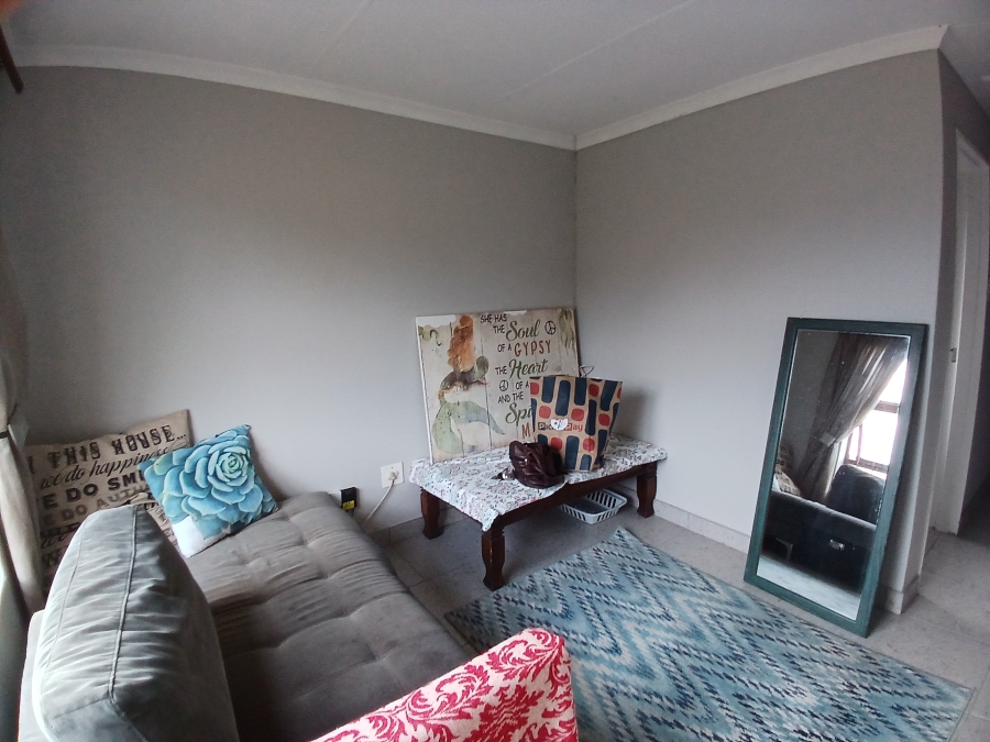 To Let 2 Bedroom Property for Rent in Greenshields Park Eastern Cape